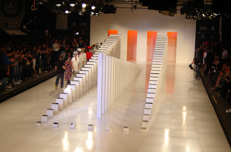 Photo_alexandre_herchcovitch_-_verao_2007_feminino_07